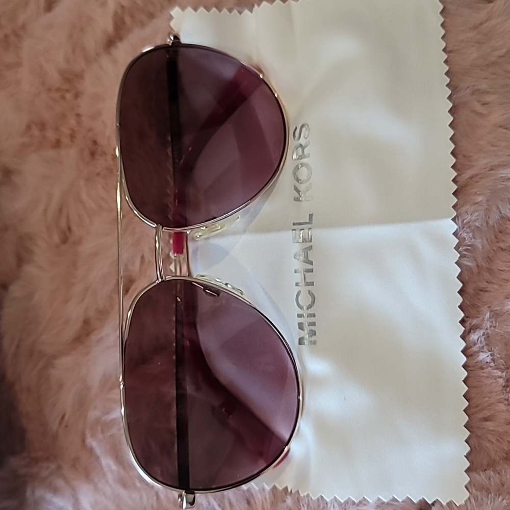 Michael Kors Rose-Tinted Aviator Sunglasses With Pink Arms - Picture 2 of 7
